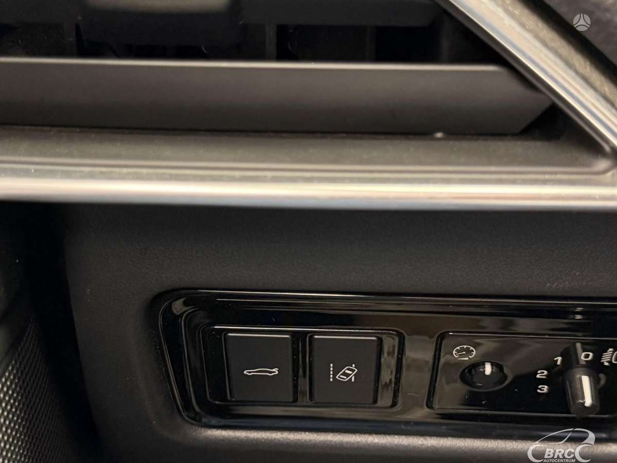 Jaguar XE, 2.0 l., Седан