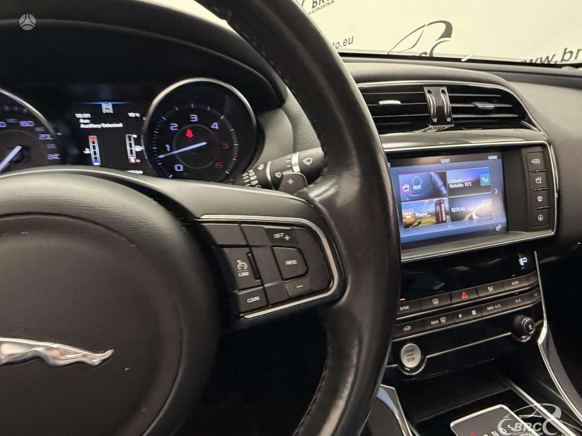 Jaguar XE, 2.0 l., Седан