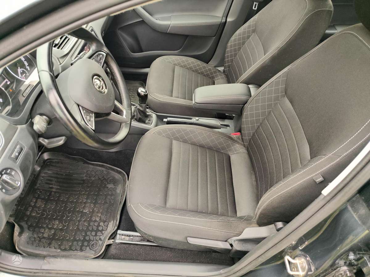 Skoda Rapid, 1.0 l., Хэтчбек