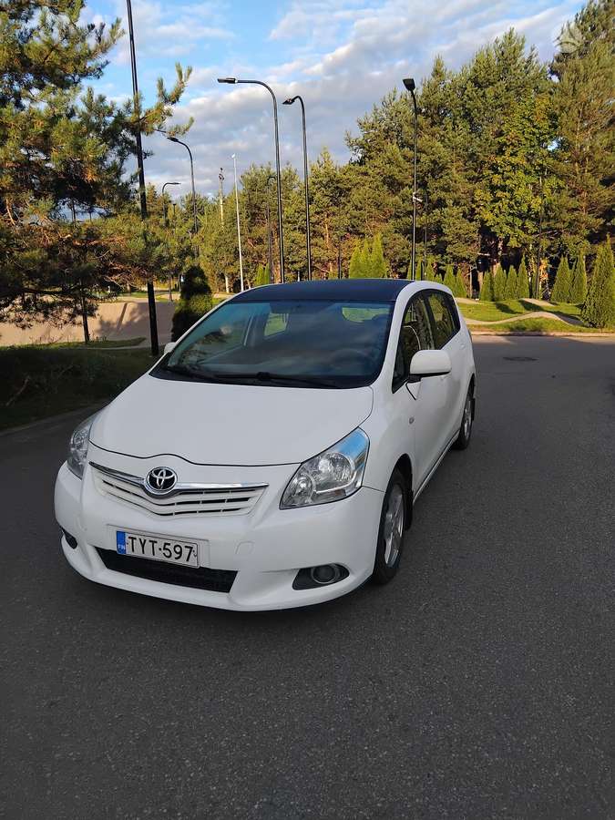 Toyota Verso, 2.0 l., Минивэн