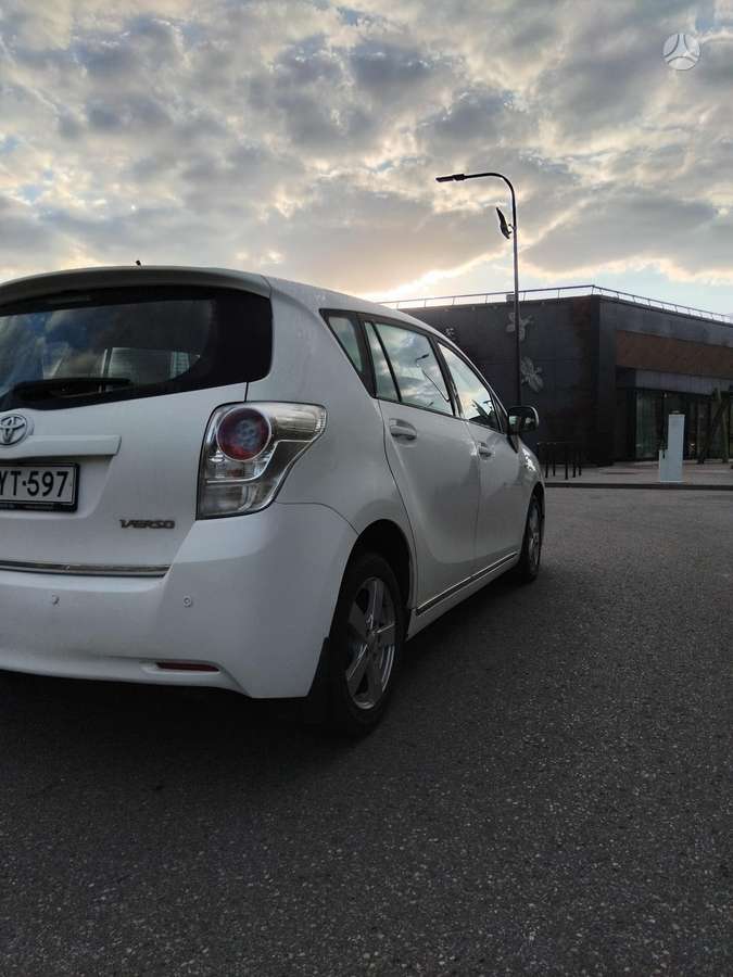 Toyota Verso, 2.0 l., Минивэн