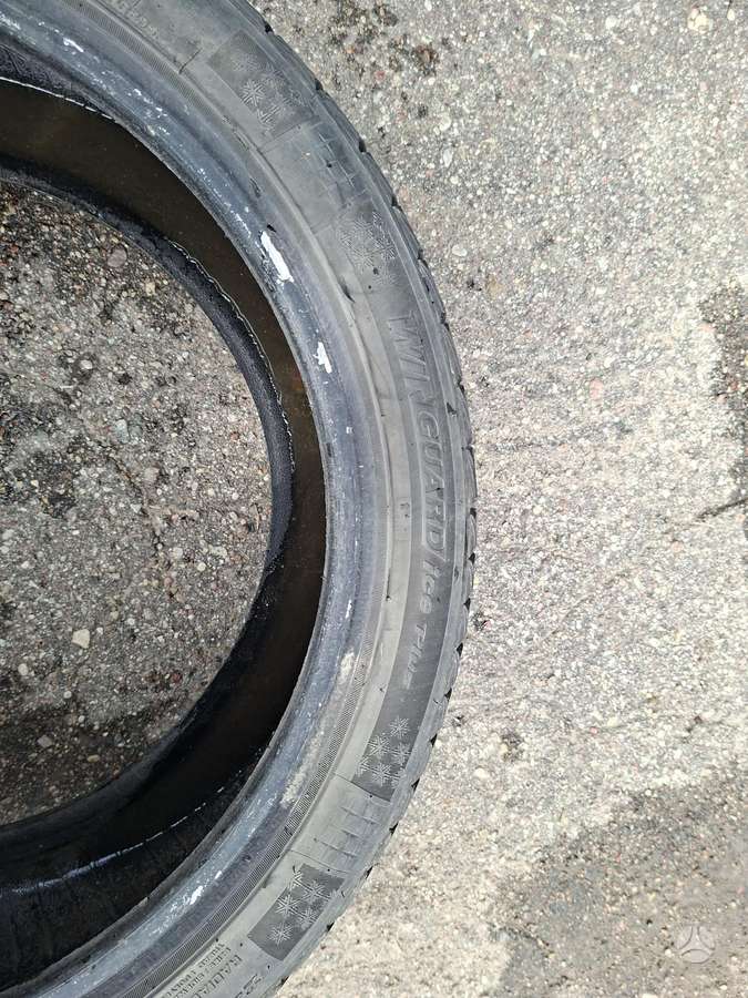Roadstone Winguard ice plus, winter 245/40 R18