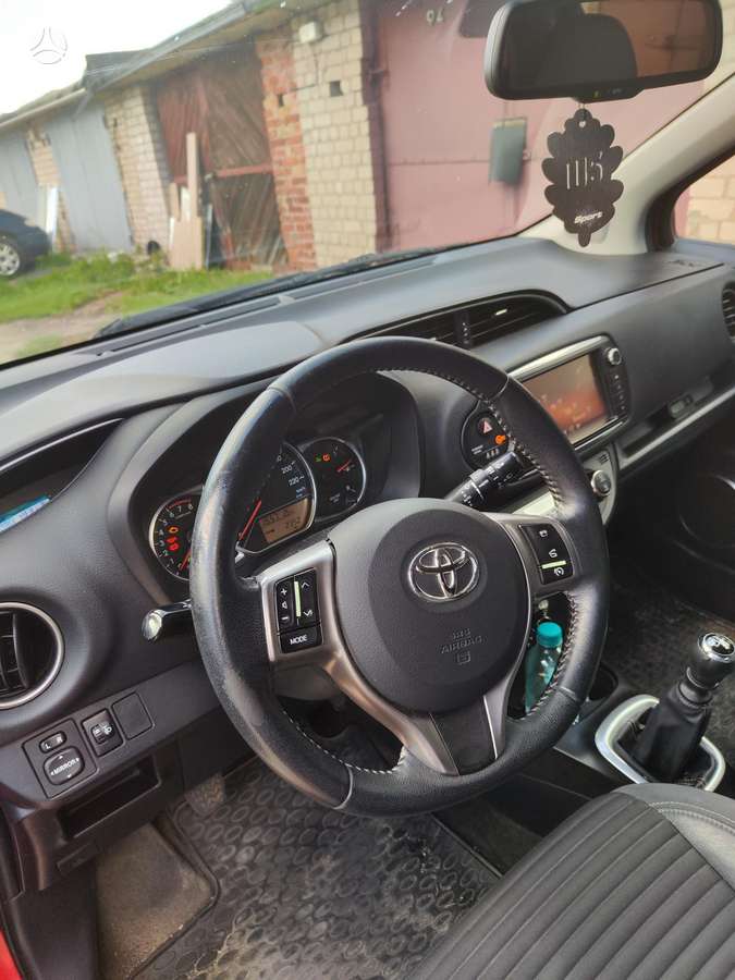 Toyota Yaris - 4