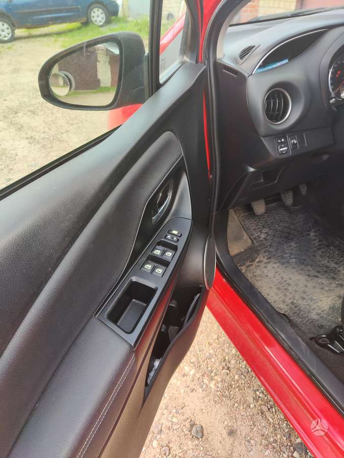 Toyota Yaris - 5