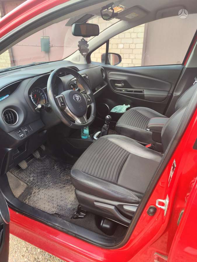Toyota Yaris - 7