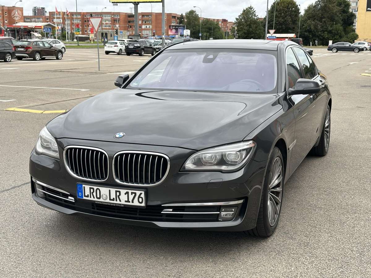 BMW 740, 3.0 l., Седан