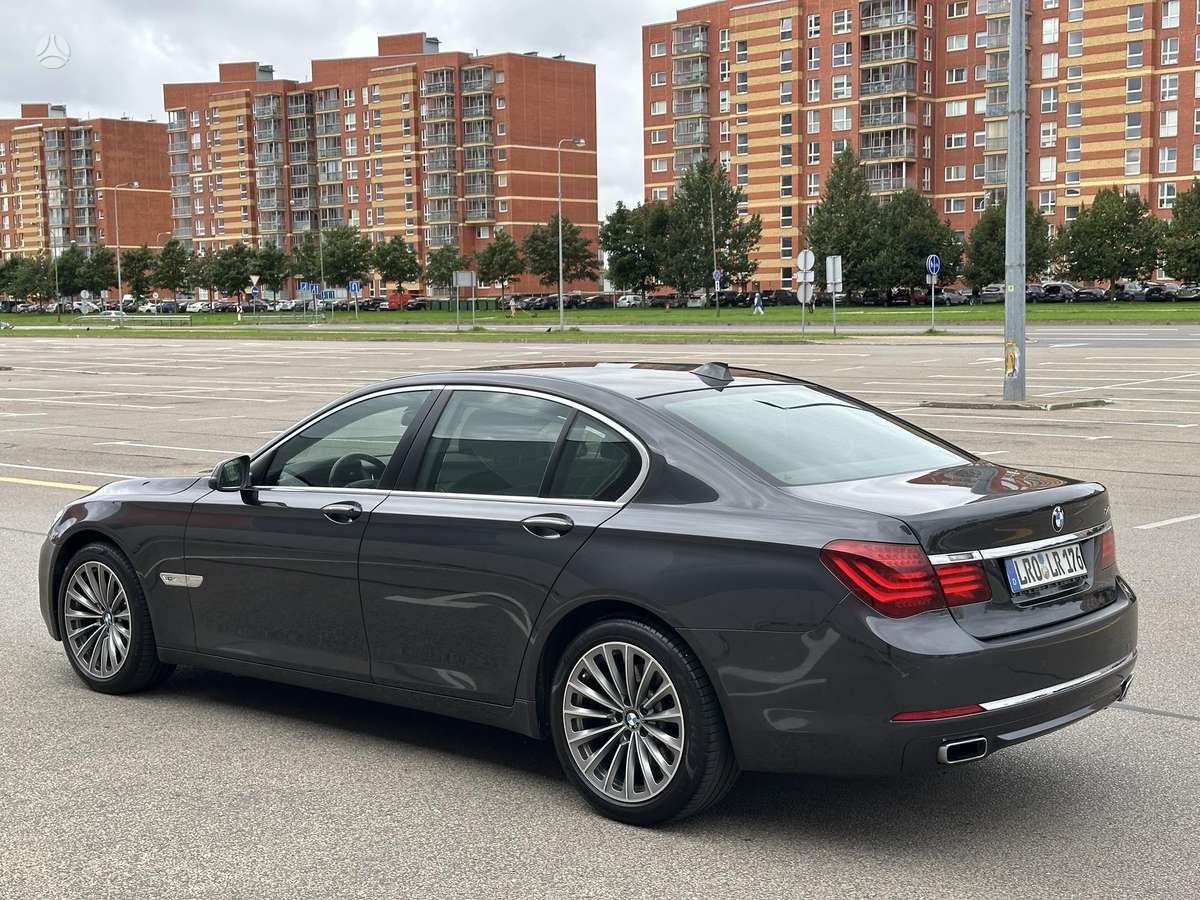 BMW 740, 3.0 l., Седан