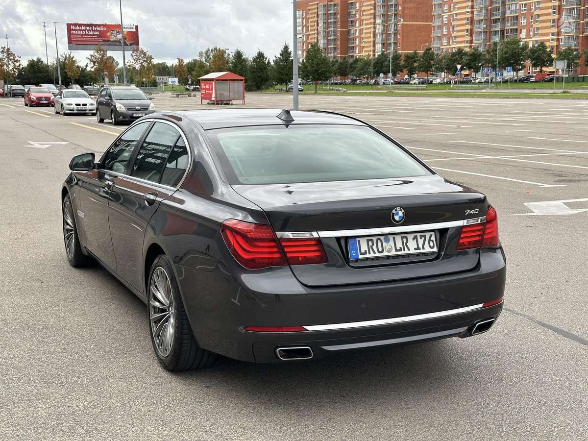 BMW 740, 3.0 l., Седан