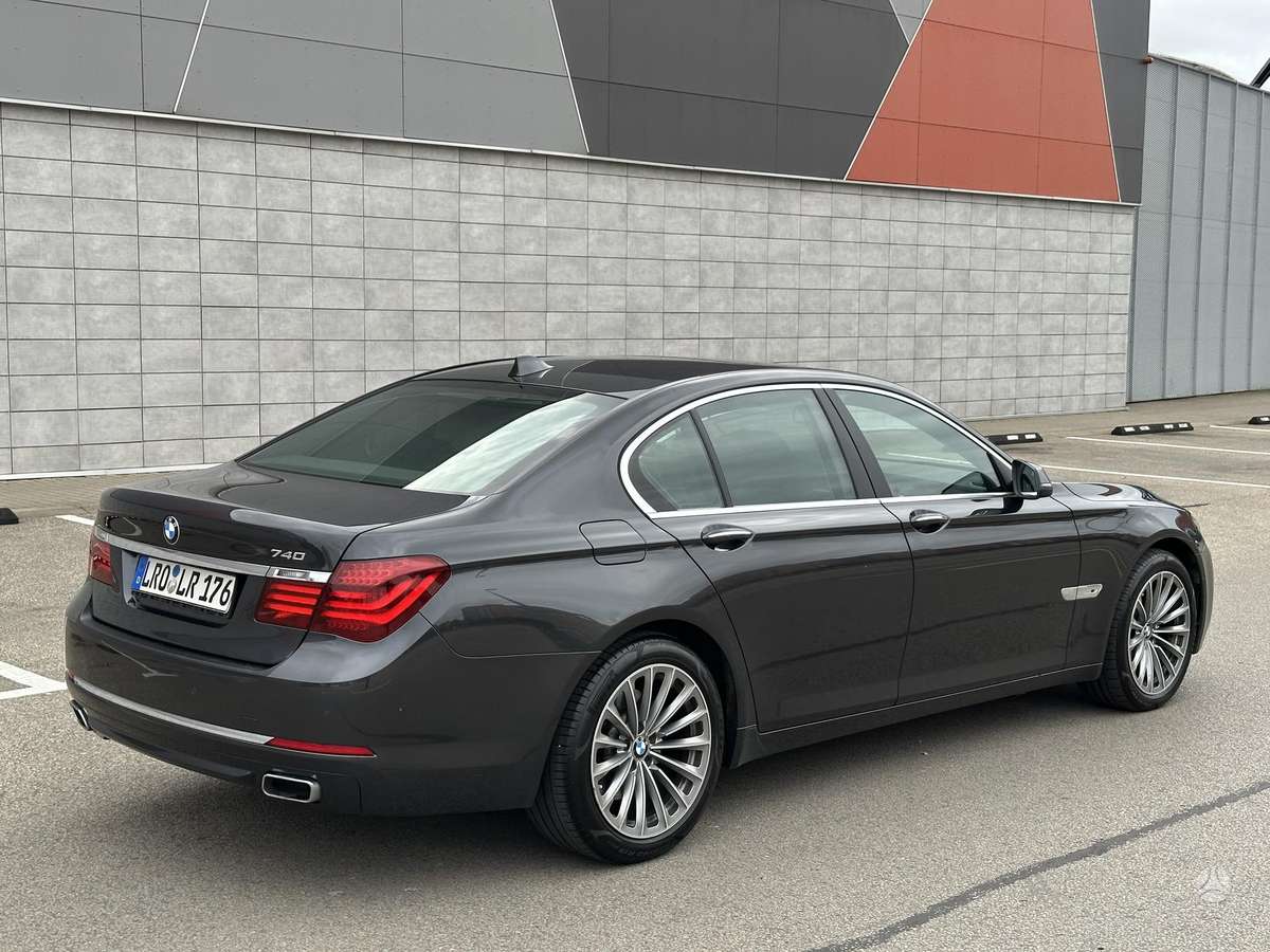 BMW 740, 3.0 l., Седан