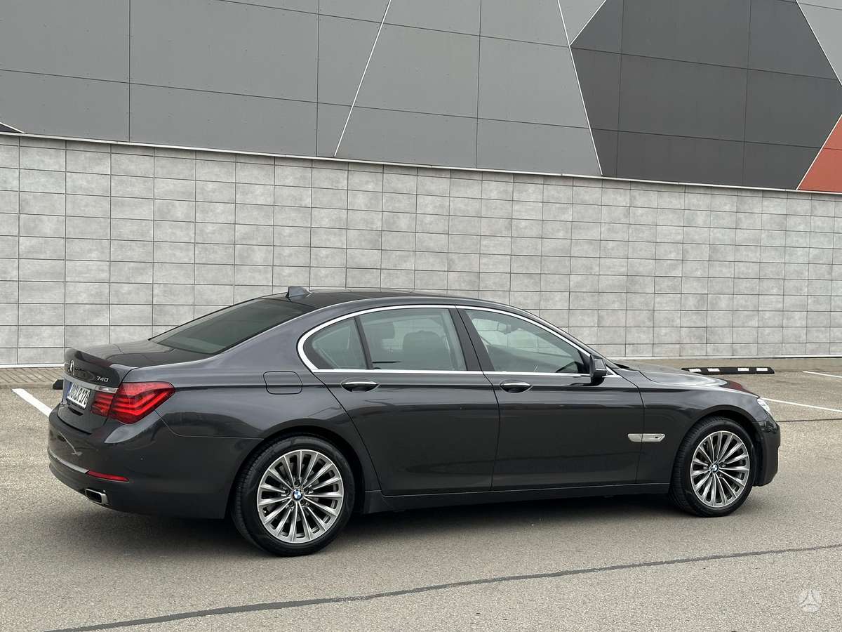 BMW 740, 3.0 l., Седан