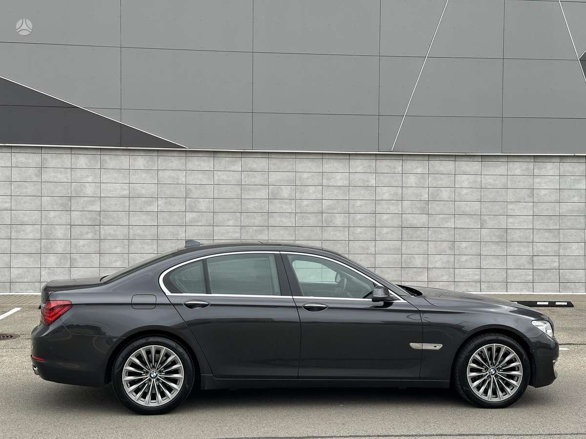 BMW 740, 3.0 l., Седан