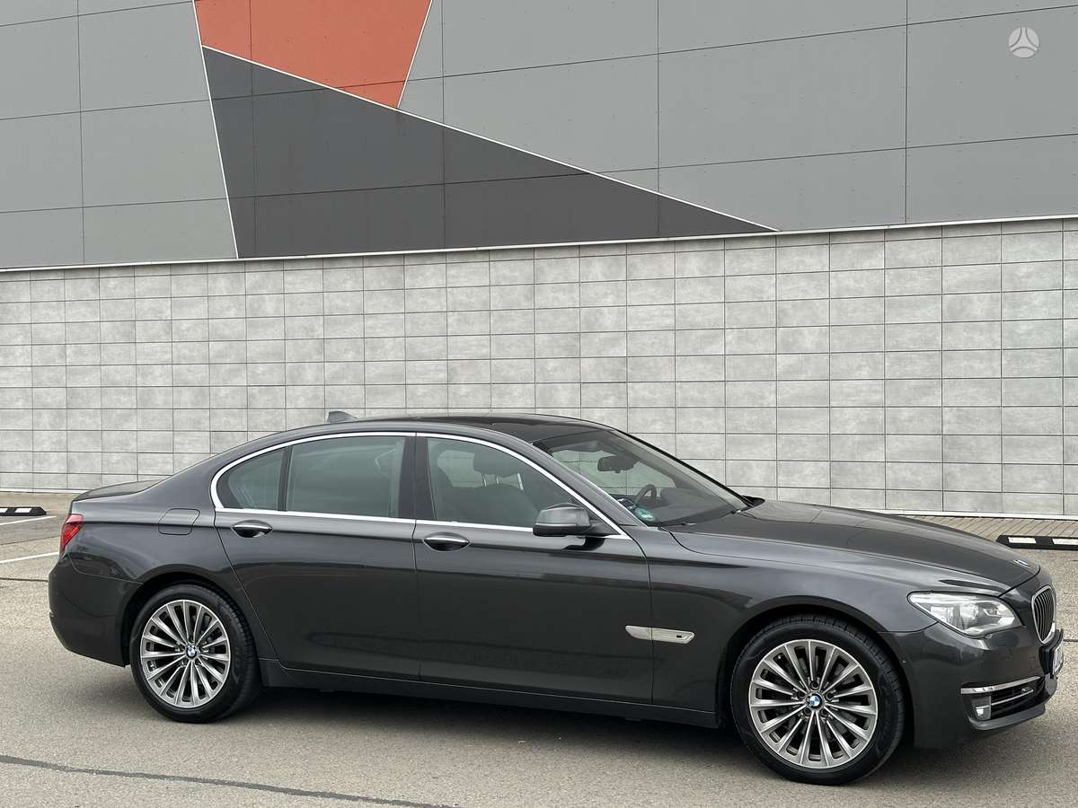 BMW 740, 3.0 l., Седан