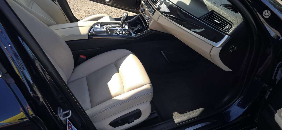 BMW 520, 2.0 l., Седан