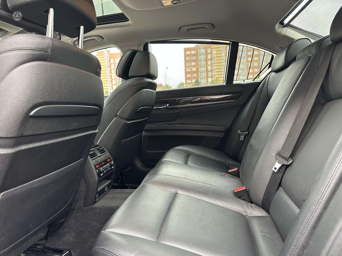 BMW 740, 3.0 l., Седан