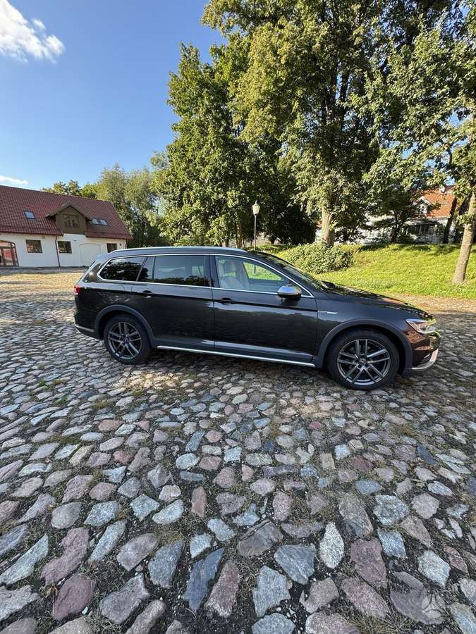 Volkswagen Passat Alltrack - 1