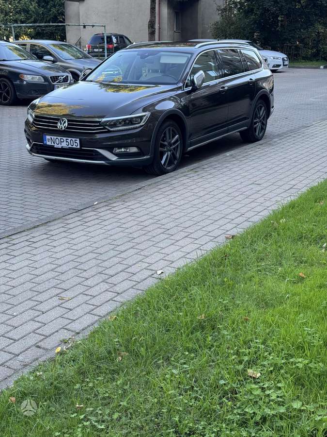 Volkswagen Passat Alltrack - 8
