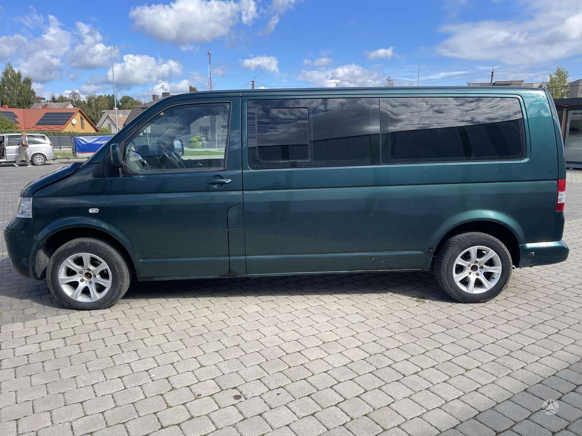 Volkswagen Caravelle - 2