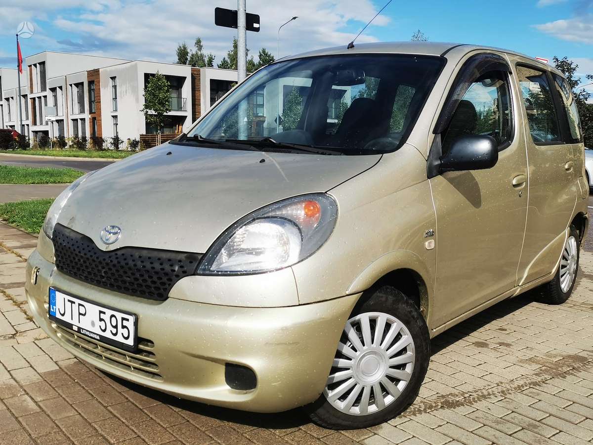 Toyota Yaris Verso - 1