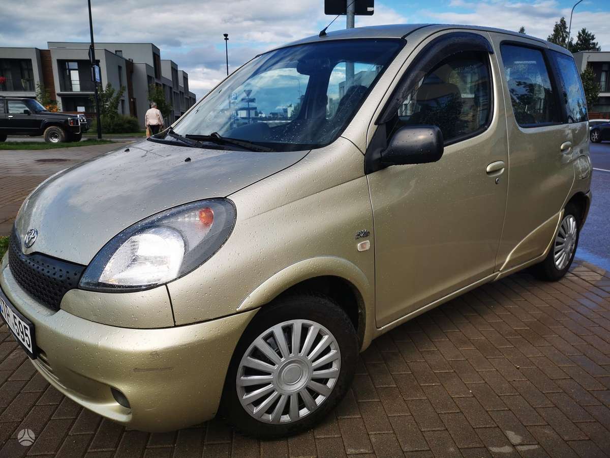 Toyota Yaris Verso - 10