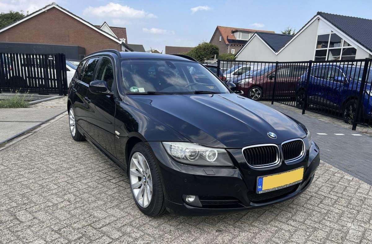 BMW 320 - 1