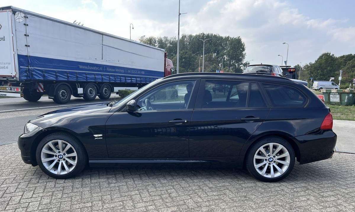BMW 320 - 4