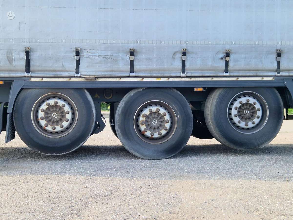 Krone Dvi pakeliamos ašys!, užuolaidinės / tentinės