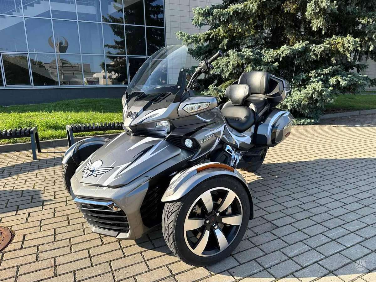 Can-Am Spyder 1330cc, trikes