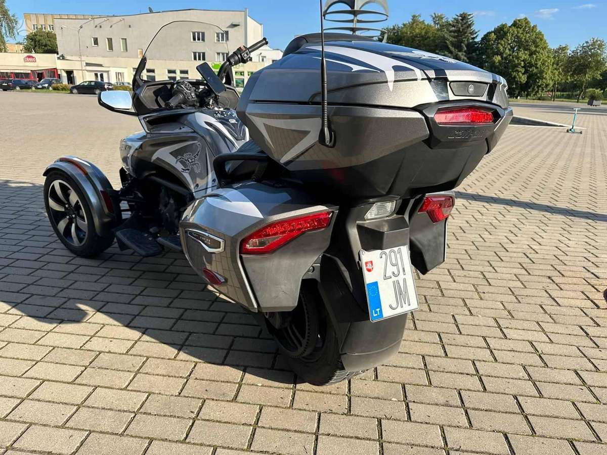 Can-Am Spyder 1330cc, trikes