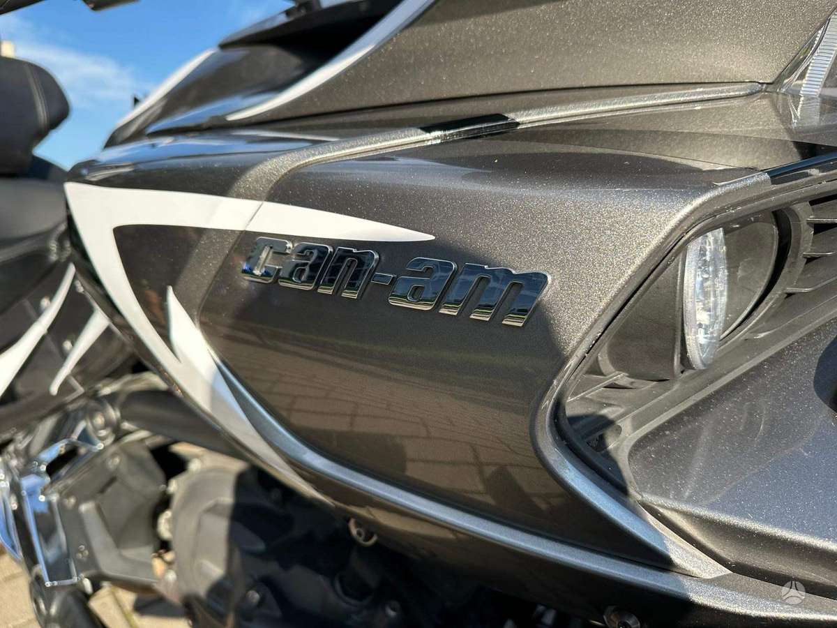 Can-Am Spyder 1330cc, trikes