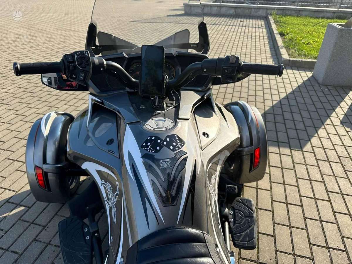 Can-Am Spyder 1330cc, trikes