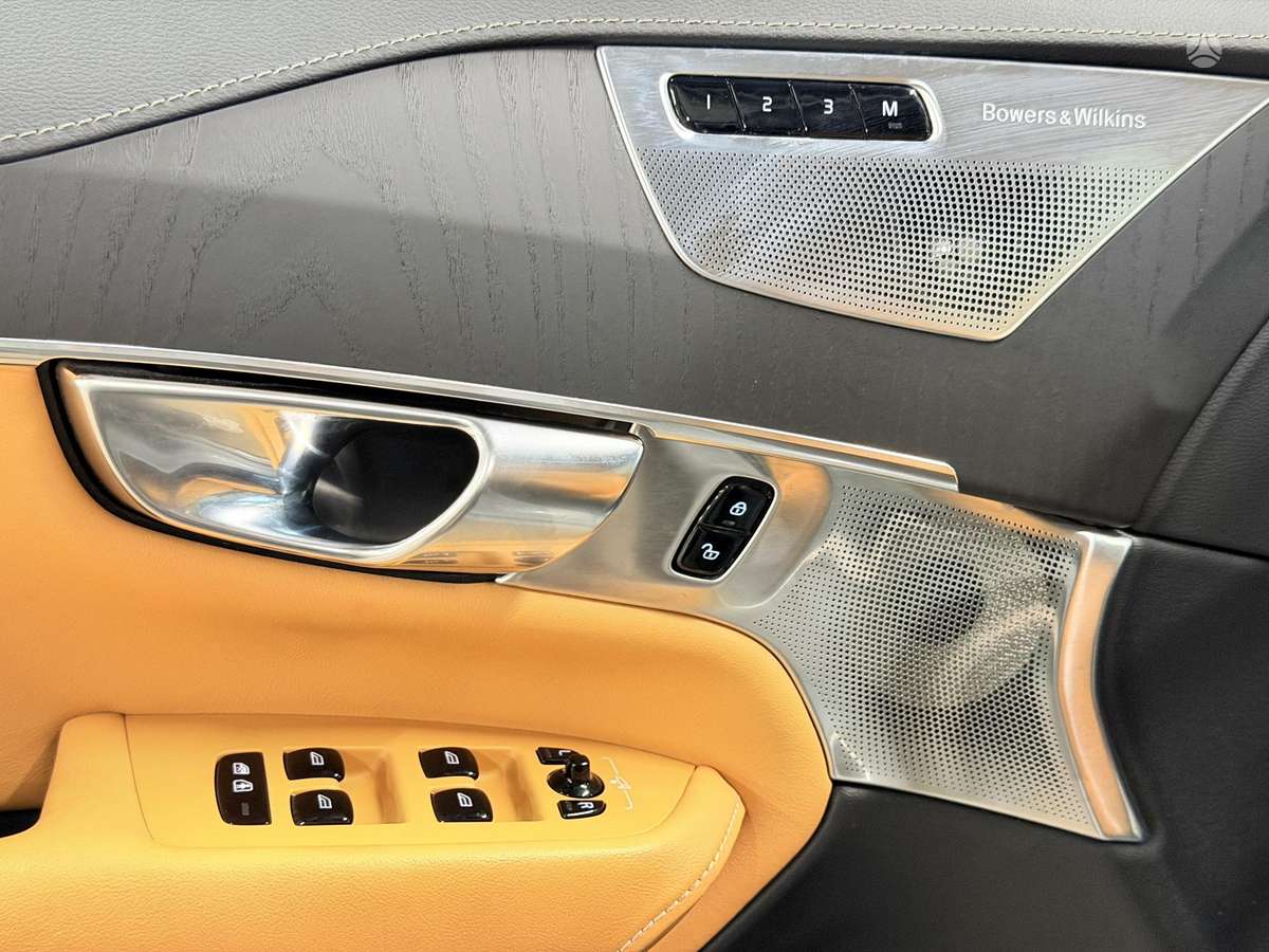 Volvo XC90 - 12