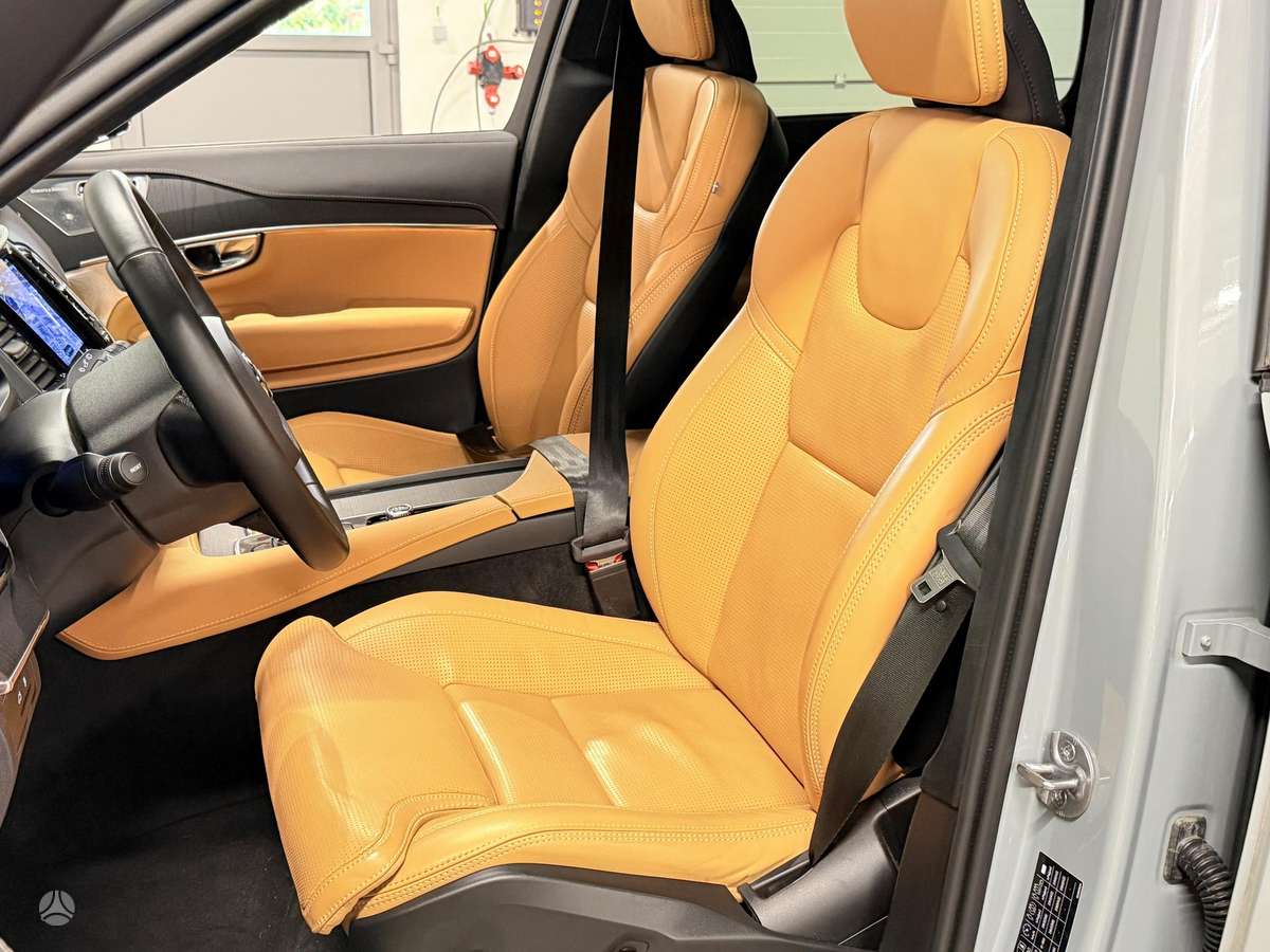 Volvo XC90 - 9