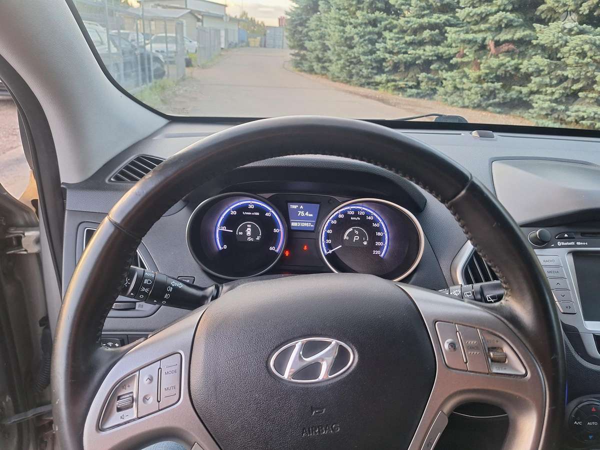 Hyundai ix35 - 11