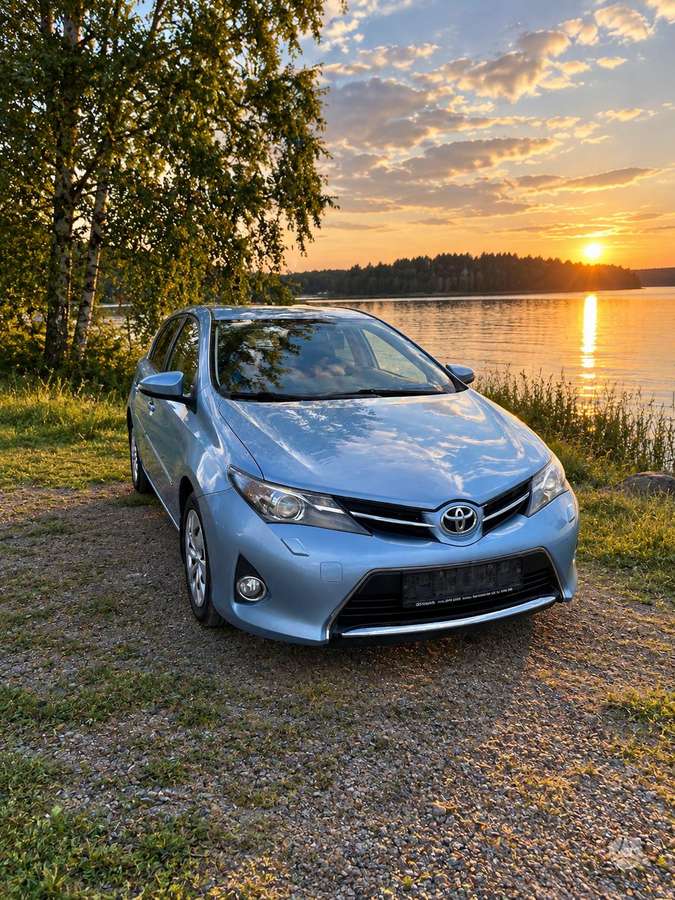 Toyota Auris - 1