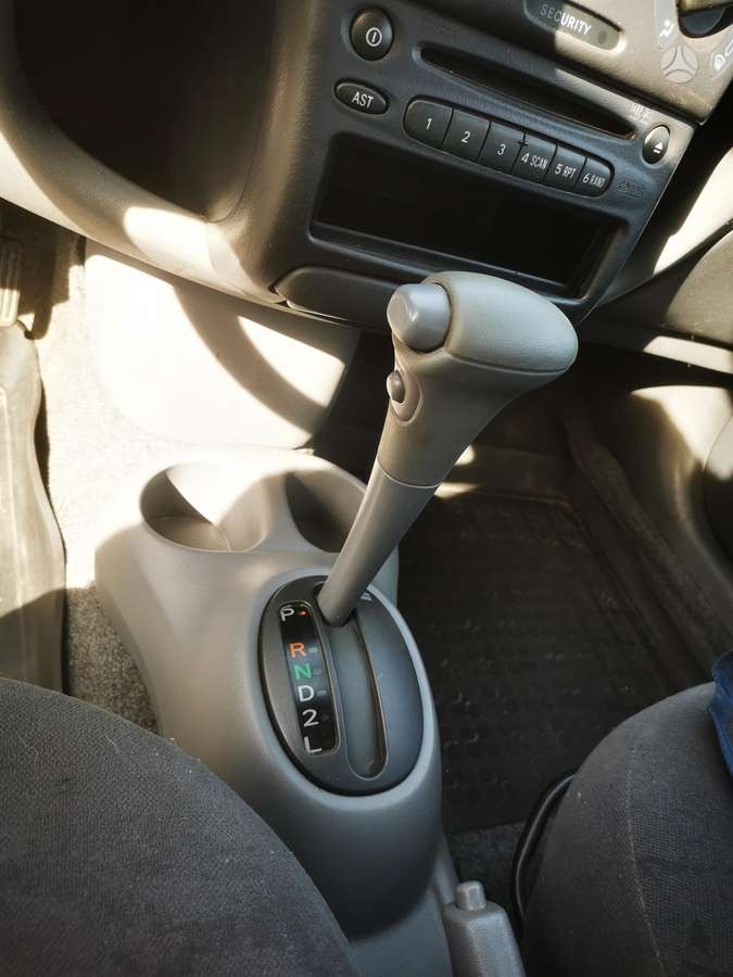 Toyota Yaris - 2