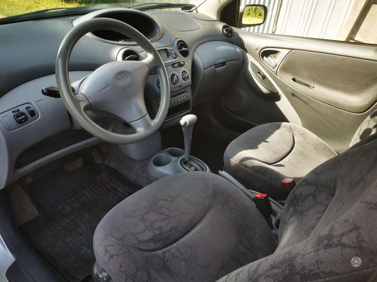 Toyota Yaris - 5