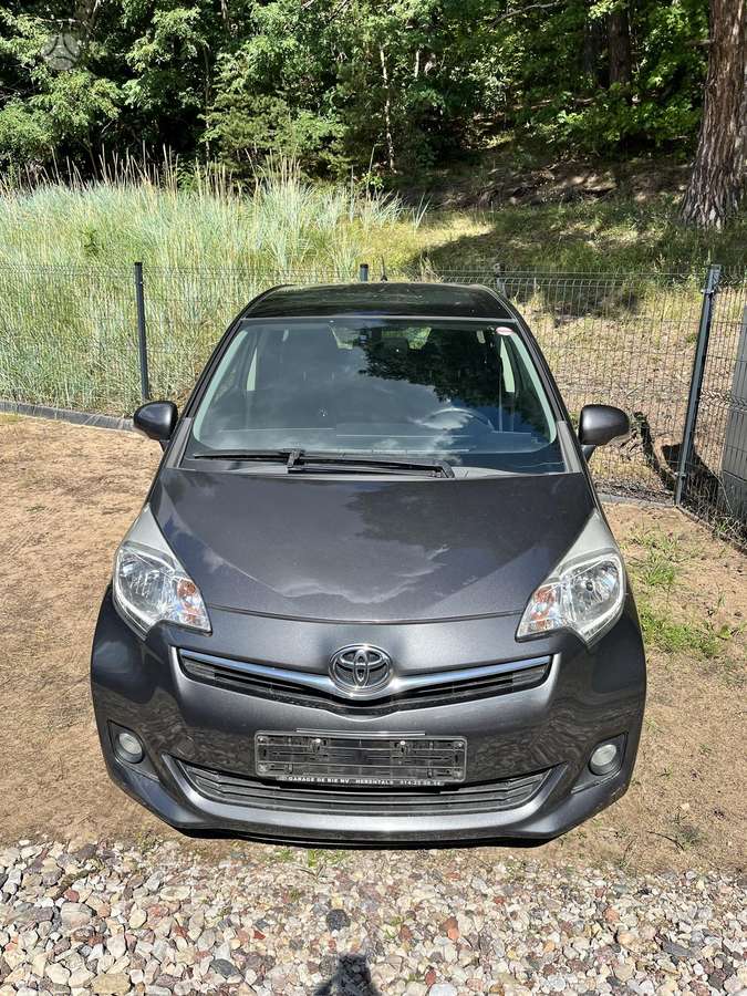 Toyota Verso-S, 1.4 l., hatchback