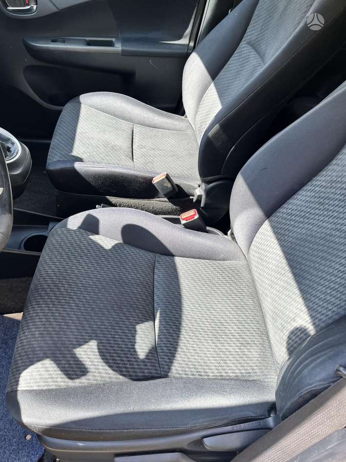 Toyota Verso-S, 1.4 l., hatchback