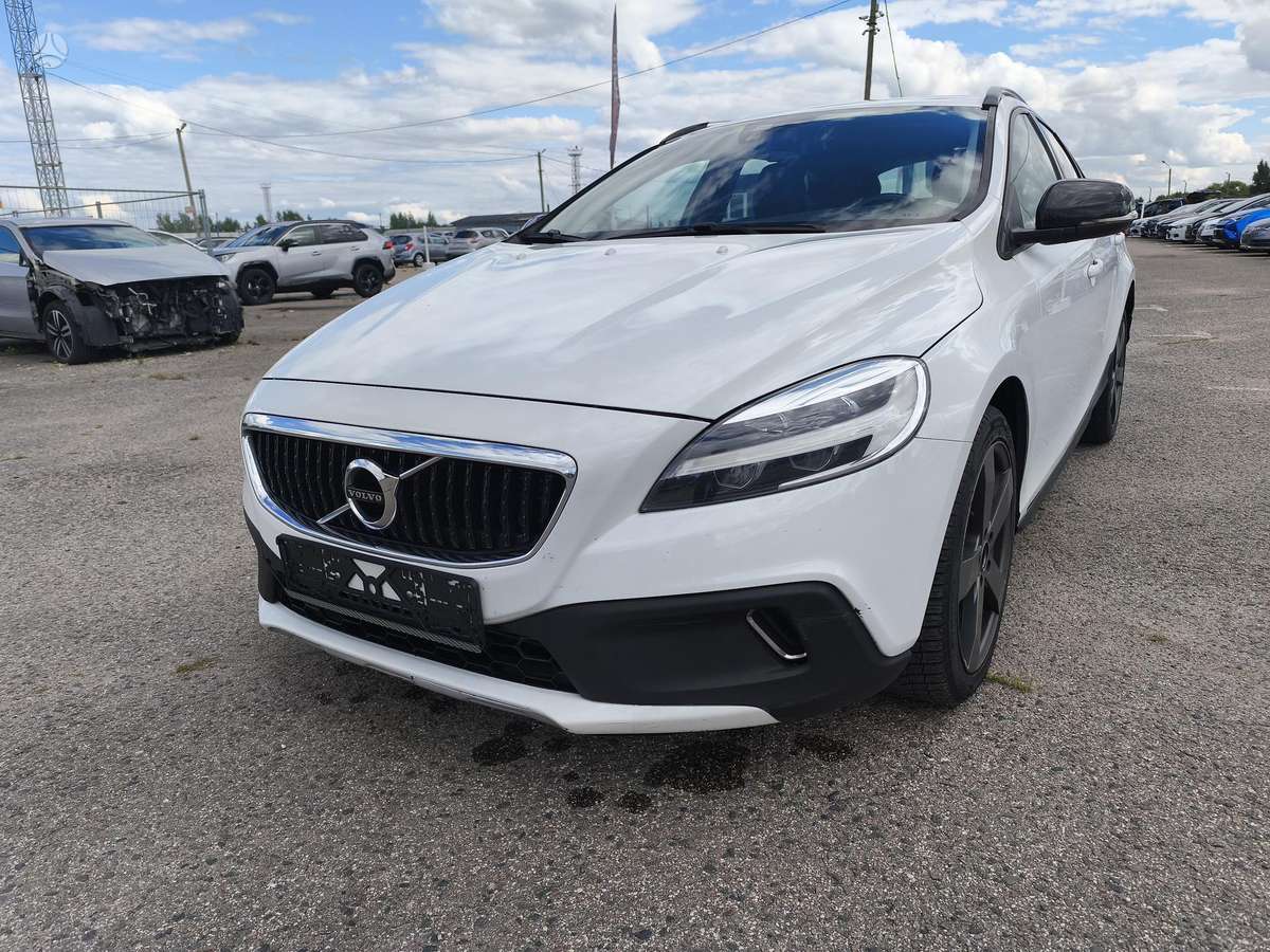 Volvo V40 Cross Country - 4