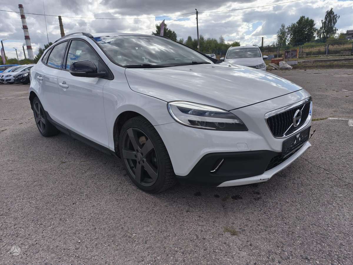 Volvo V40 Cross Country - 1