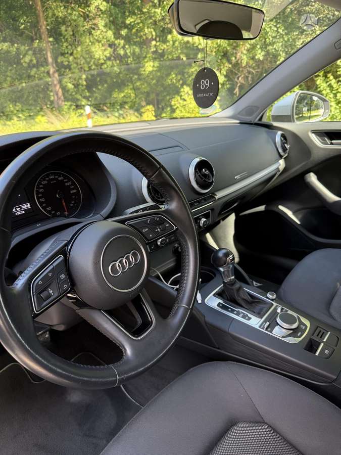Audi A3, 1.6 l., Седан