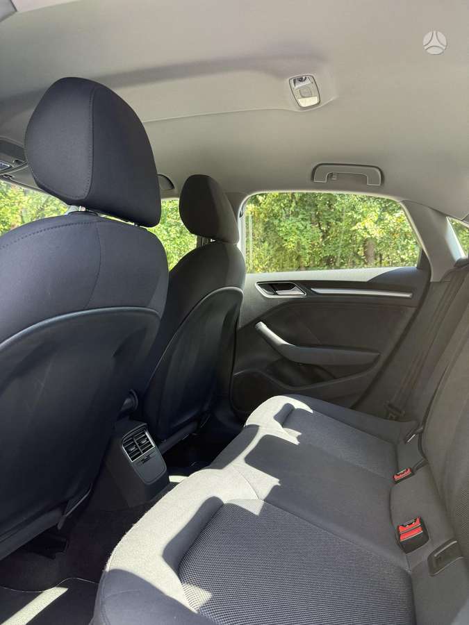 Audi A3, 1.6 l., Седан