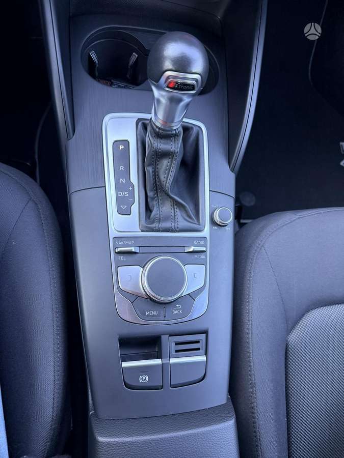 Audi A3, 1.6 l., Седан