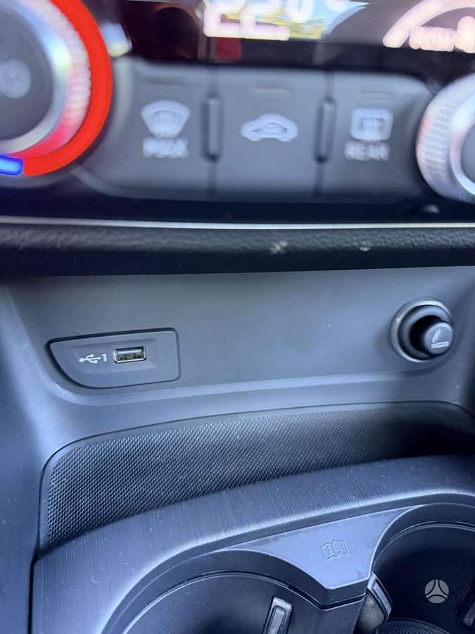 Audi A3, 1.6 l., Седан