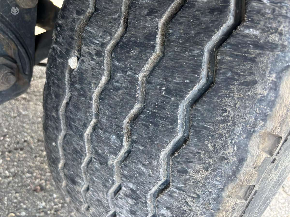 Krone Pakeliama ašis!, užuolaidinės / tentinės