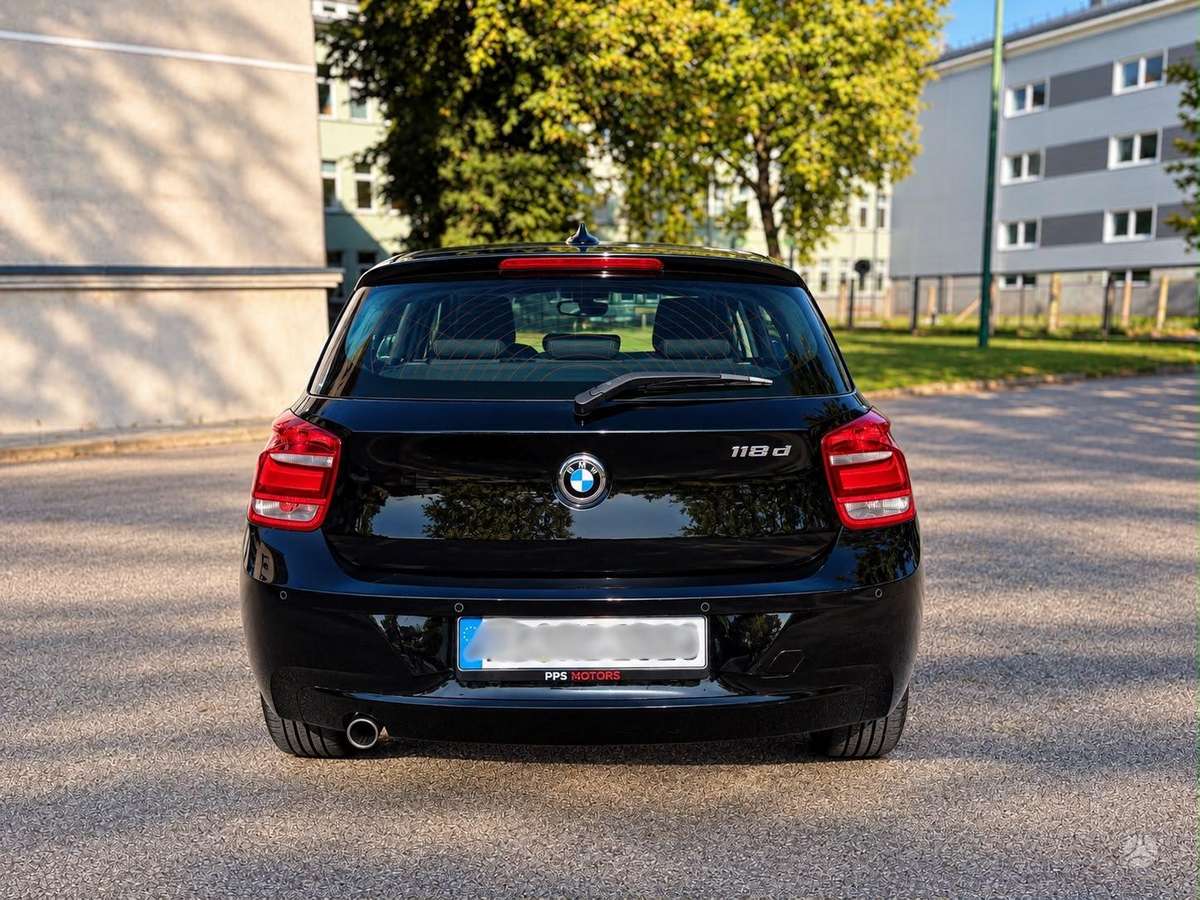 BMW 118, 2.0 l., hatchback