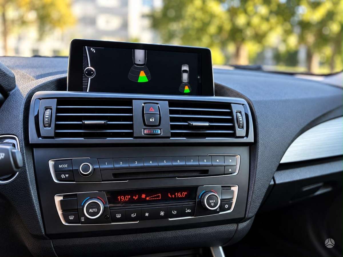 BMW 118, 2.0 l., Хэтчбек