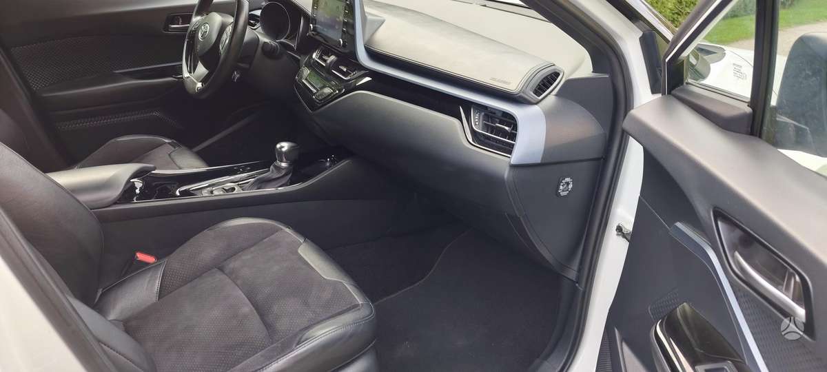 Toyota C-HR - 11