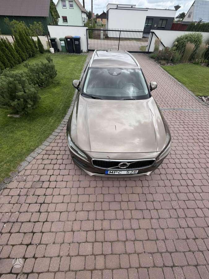 Volvo V90 - 2