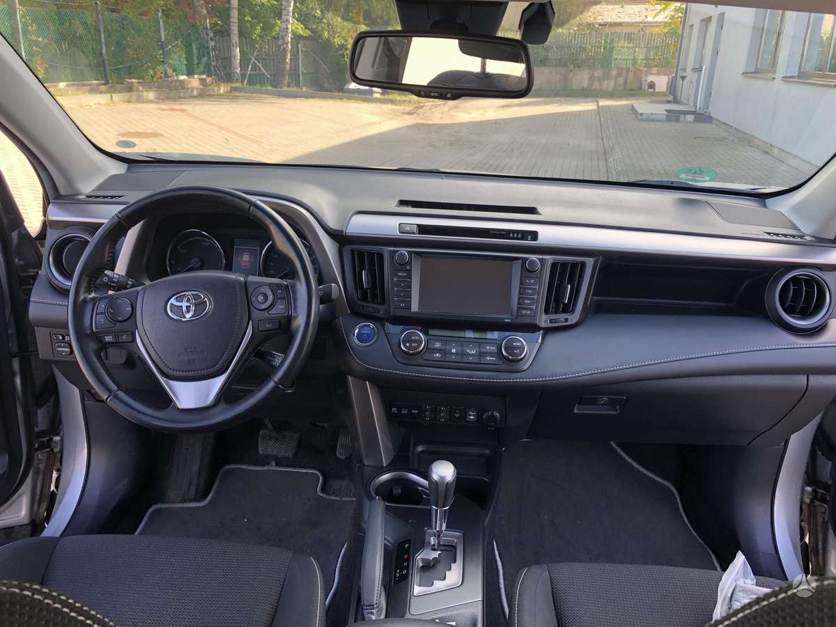 Toyota RAV4 - 10